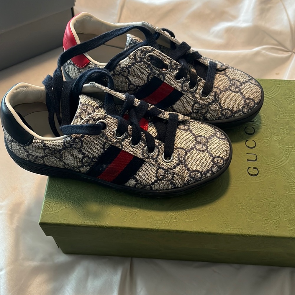 Authentic Gucci shoes size 28 good condition only worn 4x